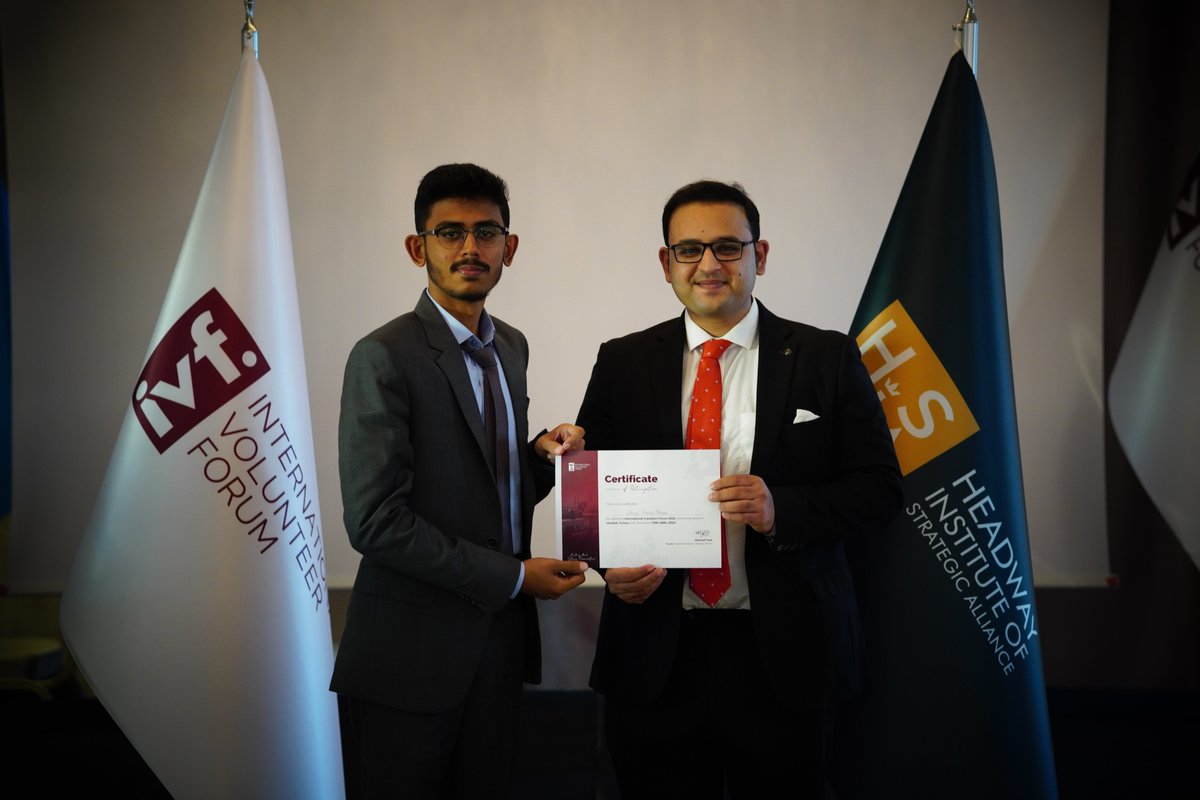 Headway_isa's tweet photo. Graduation Ceremony - International Volunteer Forum 2022

Our class of 2022 - #HISAIVF received their certificates as HISA Graduates. These young leaders will be acting as HISA Alumni &amp; ultimately contribute to impact their communities.

#hisaivf2022  
3/4 https://t.co/wm6JHpLr1L