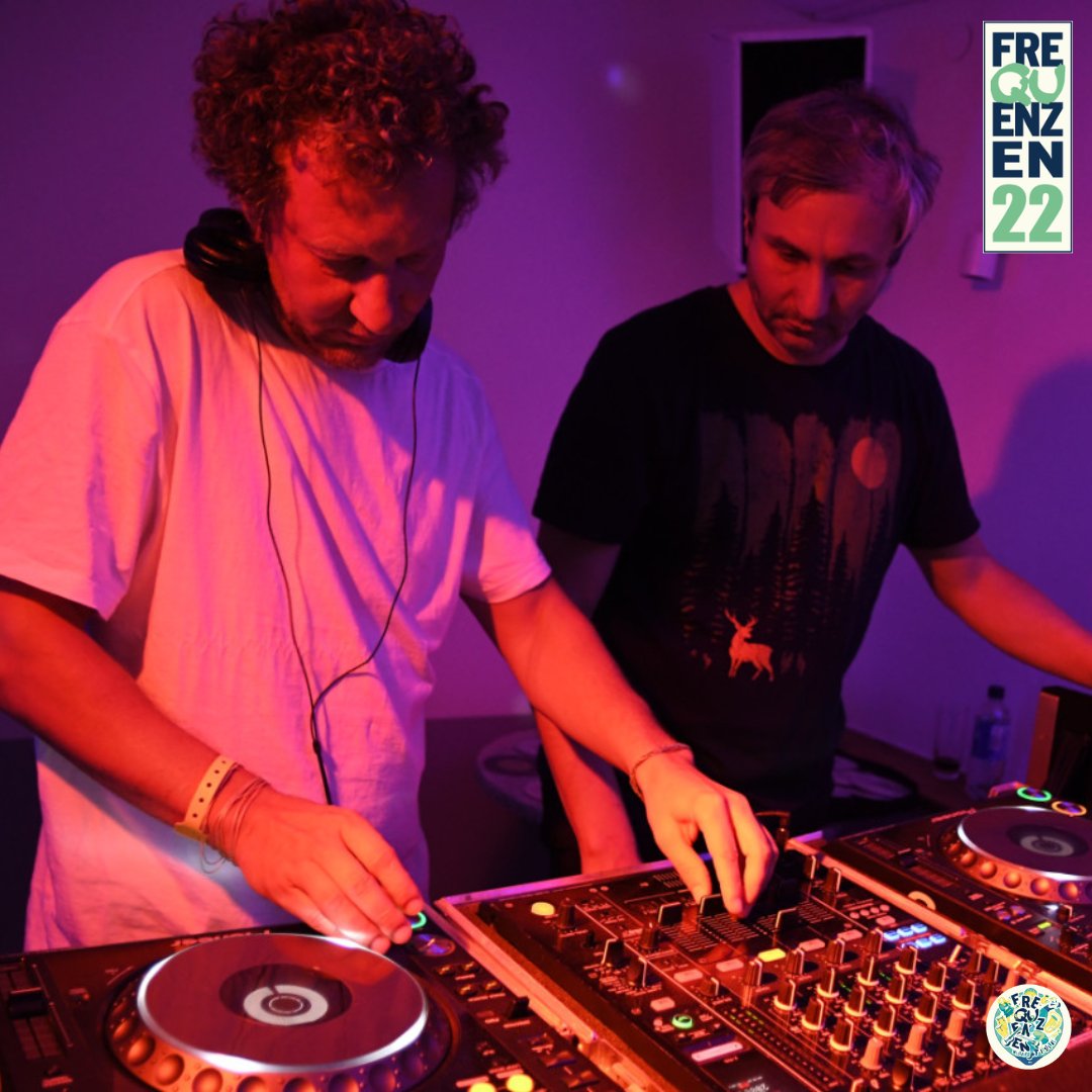 Moin Festival-Fans!

Kurz vor dem Jahresende gibt's ein paar Bilder vom  Frequenzen-Festival 2022 auf frequenzen-fest.de  im Bereich Fotos.
Euch nen #GutenRutsch in ein kulturell vielfältiges und gesundes 2023!
Das nächste Frequenzen-Festival findet am 10. August 2024 statt!