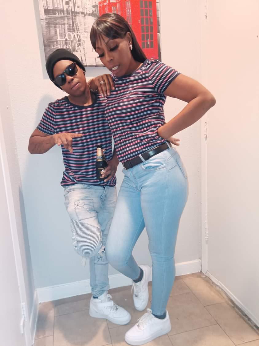 YSuggSes4ul's tweet photo. Me and the misses #XmasNo3
10:27 🤞🏾👩‍❤️‍💋‍👩💕 https://t.co/nPCpyVLXEU