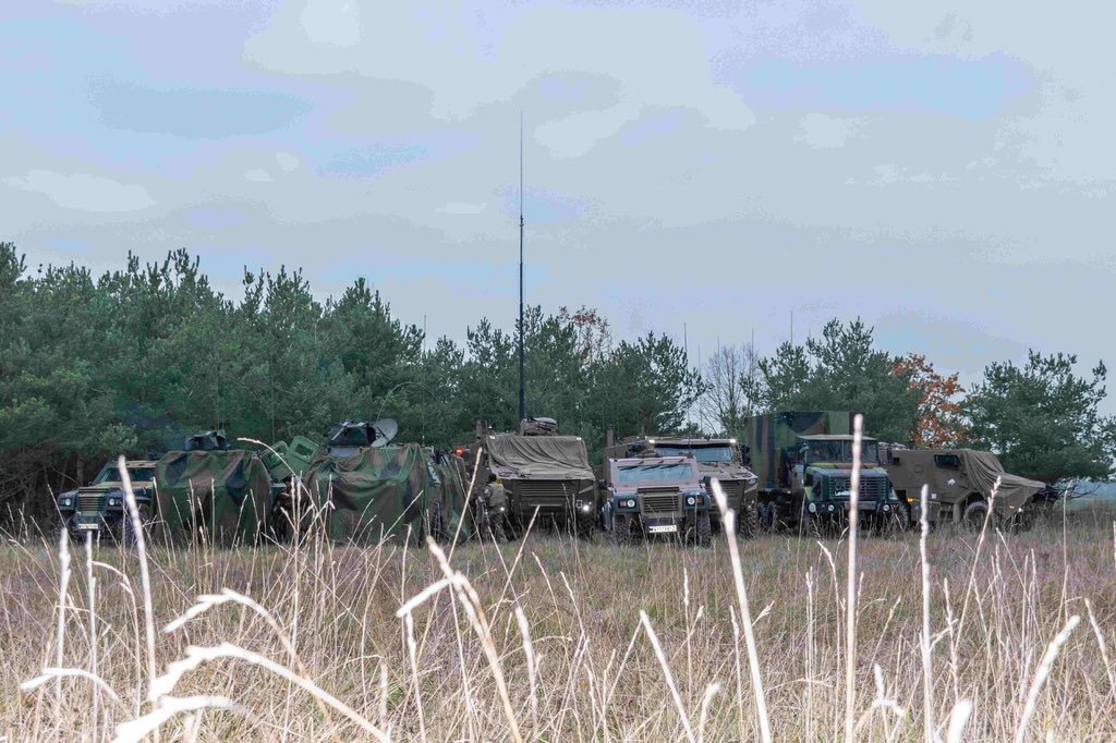 9_BIMa_AdT's tweet photo. #Rétro2022 2022 a été une année d’entraînement du PC de la 9 à mener des combats interarmes de #HauteIntensité dans un environnement #SCORPION. De Highland à #SCORPIONXII, retour sur quelques rendez-vous :
📸 @ecolegenie49 @COM_E2CIA
#ToujoursetPartout #PrépaOPs @1reDivision https://t.co/o83R22xbgu