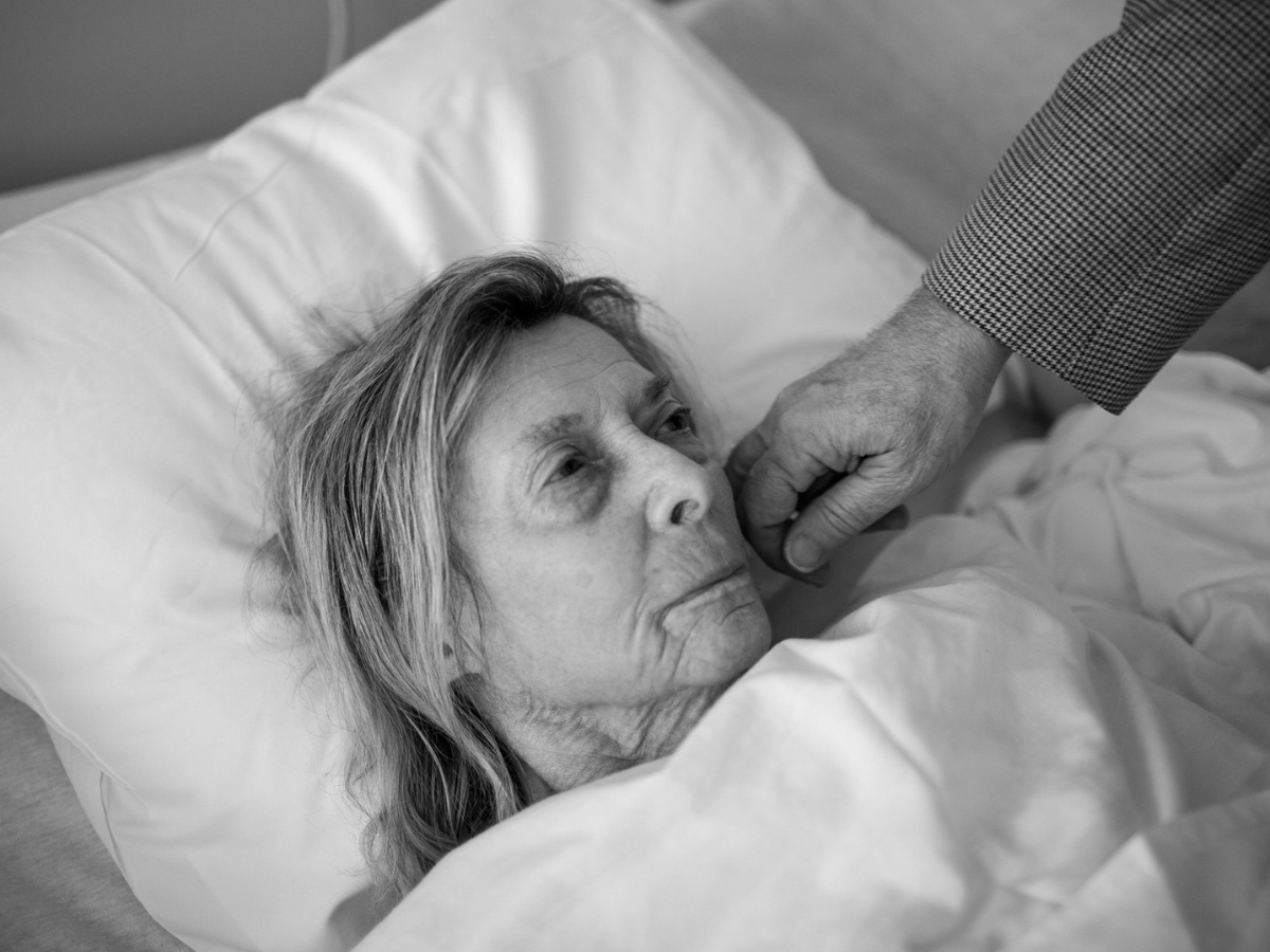WeAreHFC's tweet image. 2022 @bobanddianefund, Lori Grinker, shares a poignant and powerful look at the realities of dementia through a photographic series entitled ‘All The Little Things.’ 

See Lori’s full body of work at bobanddianefund.org
