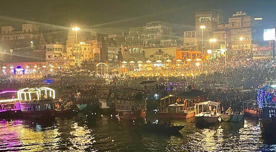 amitguptaHR's tweet photo. Visited #Kashi this weekend. The divine feeling at Baba #Vishvanath remains within. Maa Ganga, #ghatsofganga are clean which gives pleasure to soul. Have spoken to many locals, shop owners, they are happy & their gratitude towards Hon PM is visible. Thank you @narendramodi https://t.co/xb3L9Vw6zA