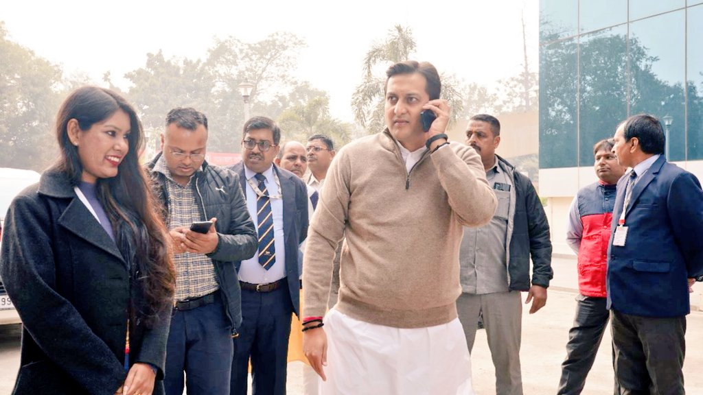 NarayanShriyam's tweet photo. With Ritu Raj Sinha Sir, MD SIS group &amp; National Secretary BJP. The most visionary &amp; dynamic leader of an Emerging India!😊 https://t.co/SvKx7Wa2Fi