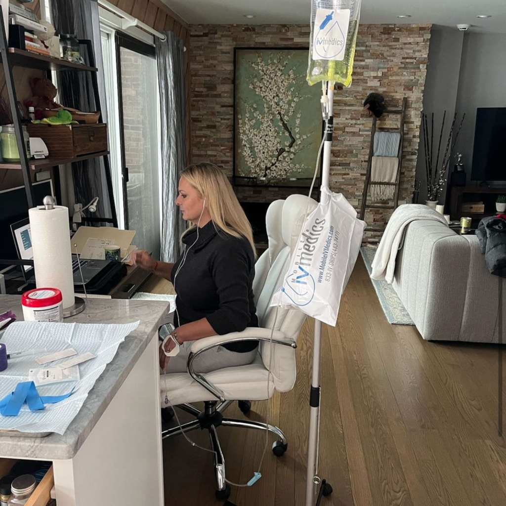 MobileIVMedics's tweet photo. The motivation between Christmas and New Years can be ROUGH. 😫

If you're trying to get some extra work finished before the new year, our Energy and Focus IV Drip will help! ⚡️
⁠ https://t.co/OyY0Iobwz5