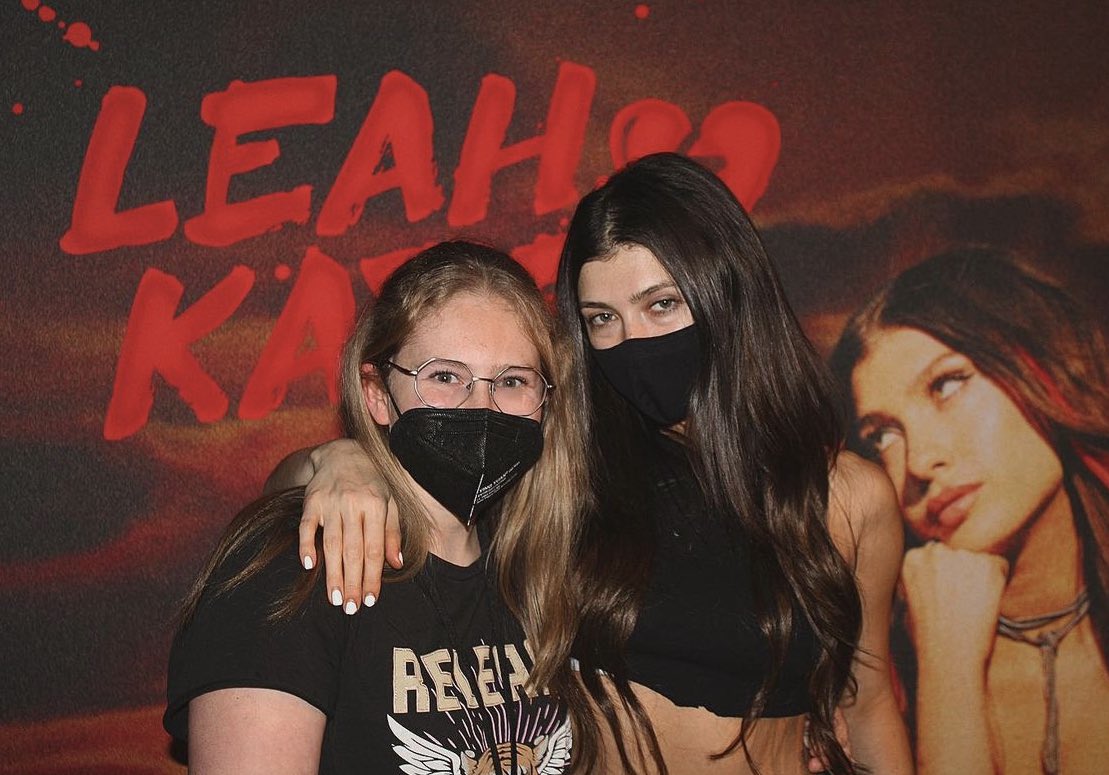 Just lots of love for you!♥️xx
I’m soo damn proud of you! Never stop believe in yourself, girl!✨🫶🏼
&amp; thank you for creating a safe space for me and so many others.♥️
<a href="/LeahKateMusic/">Leah Kate</a>