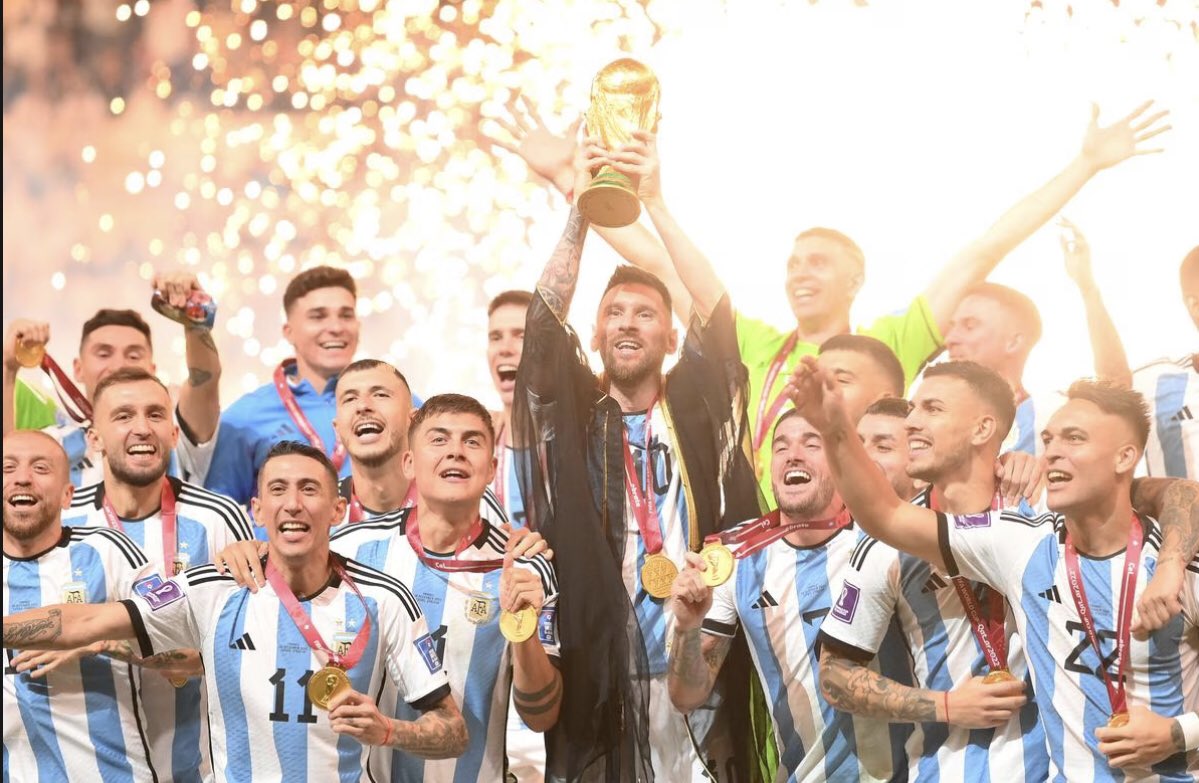 CHAMPIONS 🏆🔴🟡
The Cup is COMING HOME !!!🍾🎉 

CUP FINAL 🏆

Full Time
SK Phathum FC 0️⃣-2️⃣ Los Infierno

Rami ⚽️⚽️

#TopEleven #PremierAssociation <a href="/topeleven/">Top Eleven</a>