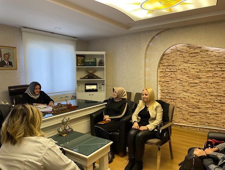 akkadin12subat's tweet photo. Onikişubat İlçe Kadın Kolları Başkanımız  @KacamazNursel  Başkanlığında haftalık olağan Yürütme Kurulu toplantımızı gerçekleştirdik. 
Hayırlara vesile olsun. 

#İnandığınyoldayürü 
#durmakyokyoladevam 
#akkadınolmakayrıcalıktır
#Onikişubat
#Kahramanmaraş https://t.co/LCUXBAyE0l