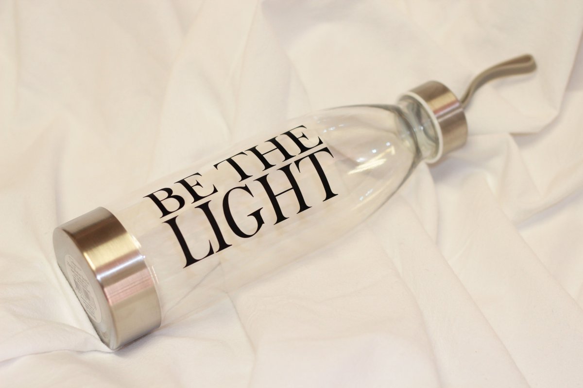 _BeLightCandles's tweet photo. This durable, light weight, 22-ounce water bottle serves as a great inspirational travel partner. Take it with you throughout the day to stay hydrated and inspired. 

Shop now!
https://t.co/vHJBD3HlXs https://t.co/sAFA43LFWE