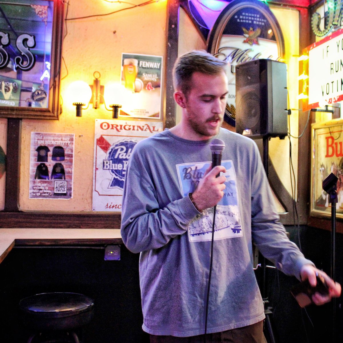 ✨OPEN MIC COMEDY NIGHT TONIGHT✨
Laugh off the stress of the holidays with your fav host @joshgoldsteinallegedly
8:30-10:30PM
Be there or be square