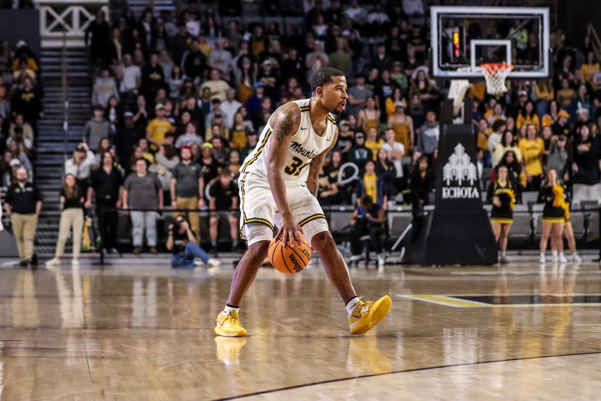 AppStateMBB's tweet photo. 𝐓𝐇𝐄 𝐍𝐀𝐓𝐈𝐎𝐍𝐀𝐋 𝐒𝐓𝐀𝐆𝐄.

Our Jan. 7 game at James Madison will appear on ESPNU at 8 p.m.

#TakeTheStairs https://t.co/7gZfgtE5qB