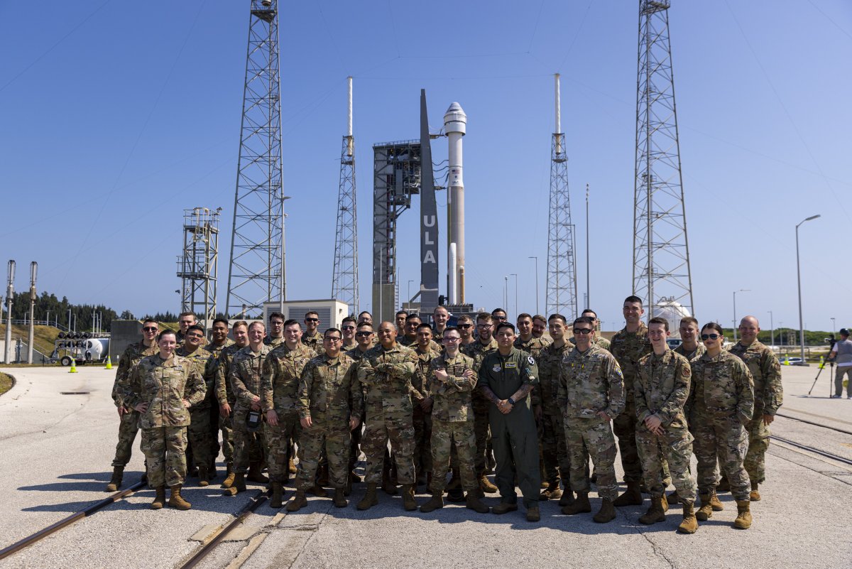AirForceGaming's tweet photo. Our 2nd highlight of the year was our Spring Season Halo Finals live at @SLDelta45's Launch Pad gaming lounge in May!

Our best Airmen and Guardians had the chance to attend the OFT-2 Starliner rollout, launch and a walkaround with the @F22DemoTeam! 

#AFG2022Recap https://t.co/PCLwE4xCXX