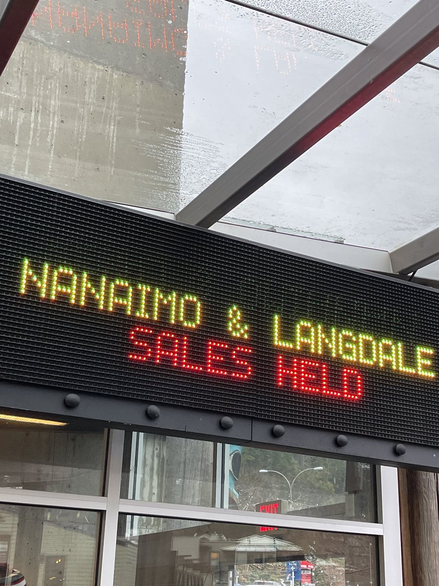 Due to King Tide 9:40 am BC Ferry from Horseshoe Bay to Nanaimo is stuck at the dock in HorseShoe Bay