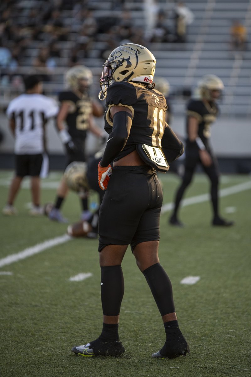 CoachGloria1's tweet photo. Demoni Sutherland OLB @Demoni__23 
Defensive Stats
Total Tackles: 105 (#29 State 5A D2)
1st Team All District OLB

#RecruitAlwaysVictorious

📸 credits: @grexsysphoto https://t.co/NkdvlKgQPa