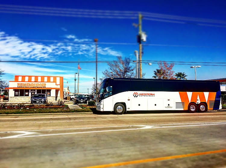 WesternMotorHTX's tweet photo. What a drive! Let's go on our next road trip together! #westernmotorcoach #roadtrip #travel #whatadrive https://t.co/4oEdNh7Jgn