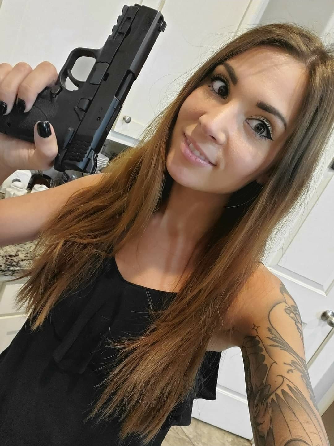 Melonie Mac ️🎮💛 on Twitter: "@NathanAlgren12 I have a gun, thankfully