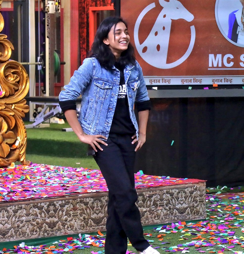 Vishusoni02's tweet photo. Whose Dance You Liked More?

Like - #PriyankaChahar
RT - #SumbulTouqeer

#AnkitGupta #PriyankaChaharChoudhary #PriyAnkit #BiggBoss16 #PriyankaPaltan #BB16 #AnkitBattalion  #SumbulTouqeerKhan #SumbulSquad  #SuMaan #SumbulArmy #BB16 #SuMaan𓃵  #SuMaanSquad #sumaan𓃵 #FahmaanKhan https://t.co/0UXLd4IdOF