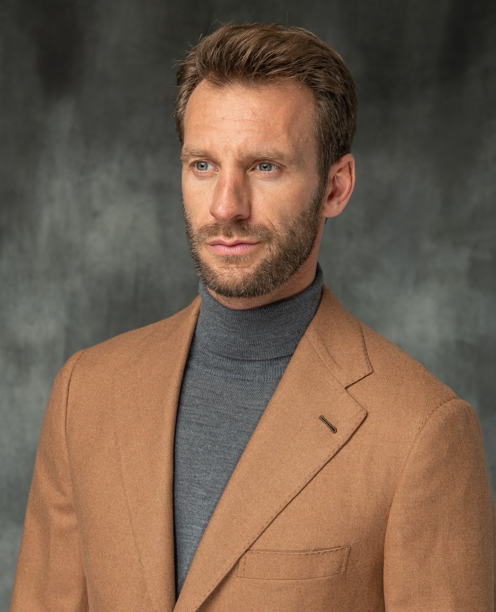 ParmaPini's tweet photo. 2023 is just around the corner. Step into the new year looking your very best in our selection of elegant jackets.
https://t.co/ogc5W01fw9
#piniparma #newcollection #wintercollection #hiver #menswear
#camelcoat #pullcashmere #turtlenecks #cableknits #italianmade #mensjackets https://t.co/kxyRwROKK9
