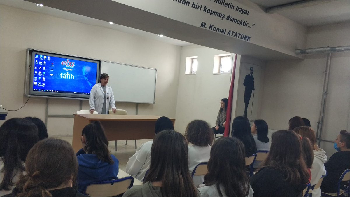 CpalMarmara's tweet photo. Marmara Devlet Hastanesi görevlilerince verilen seminerde, öğrencilerimiz çeşitli hastalıklar konusunda bilgilendirildi. @MarmaraMem https://t.co/l2SdySWzvr