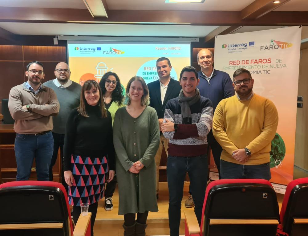 econoempleoEXT's tweet photo. ‼️El proyecto de cooperación transfronteriza @farotic presenta resultados obtenidos en la promoción del sector empresarial TIC en la Euroace

@e_avante 

🗒https://t.co/zxfcU1VYX3 https://t.co/uVm5g52KTs