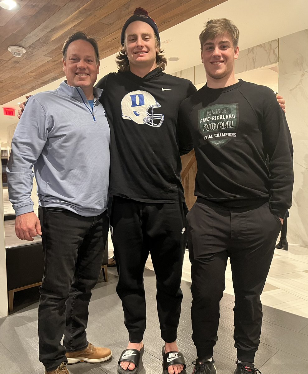 hasleyd19's tweet photo. Having a great time with our Duke Football Family in DC.  Next stop Annapolis and the Military Bowl.  @MilitaryBowl @DukeFOOTBALL https://t.co/pOL0B0wXeb