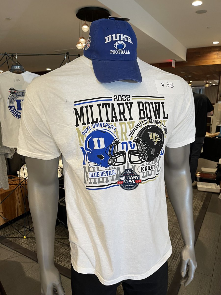 hasleyd19's tweet photo. Having a great time with our Duke Football Family in DC.  Next stop Annapolis and the Military Bowl.  @MilitaryBowl @DukeFOOTBALL https://t.co/pOL0B0wXeb