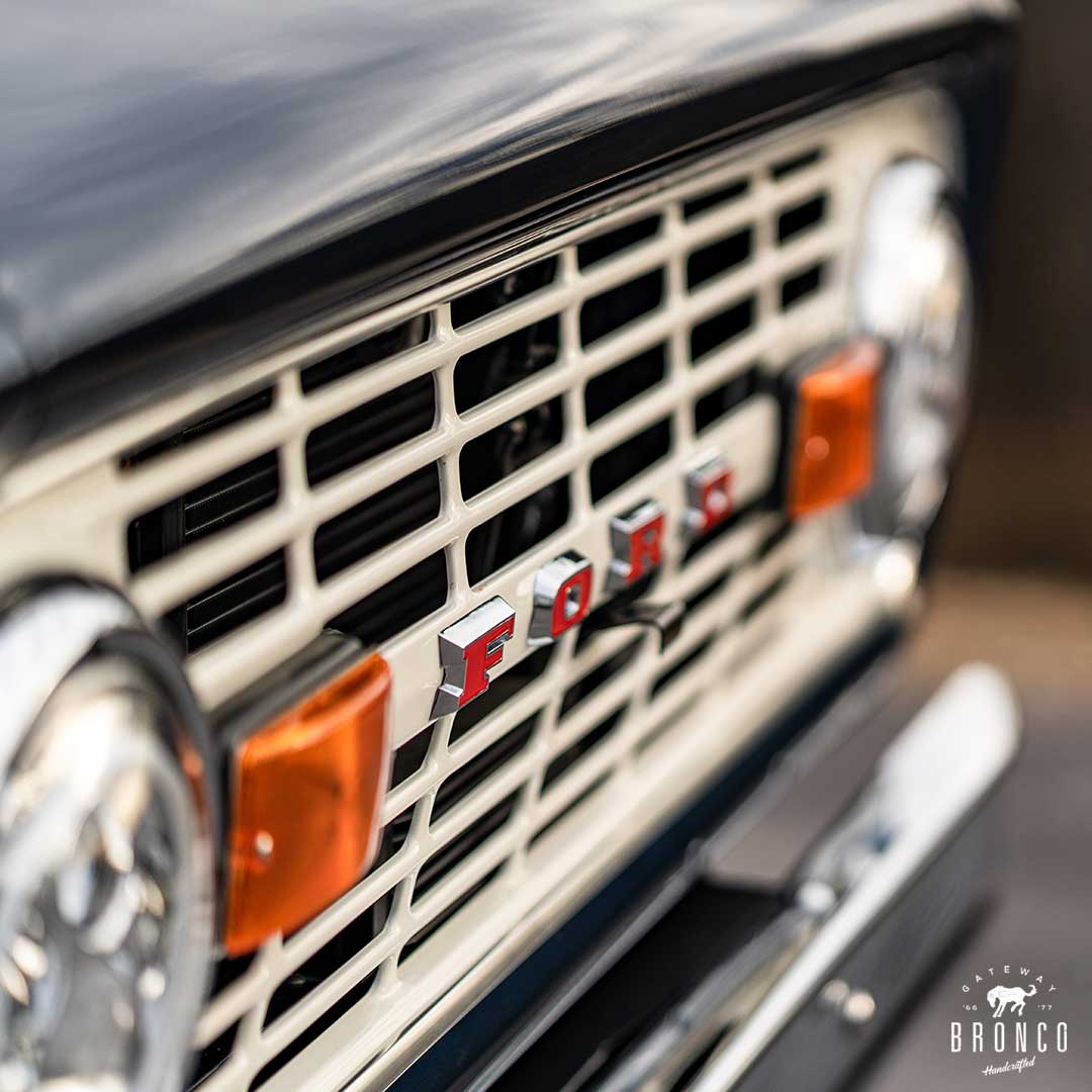 GatewayBronco's tweet photo. This Fuelie Edition™ Gateway Bronco strikes the ideal balance of color, equipment, character and stance.
-
#gatewaybronco #fordbronco #earlybronco #custombronco #dreamcar #luxurycars #classiccars https://t.co/1JL1vnBEMH