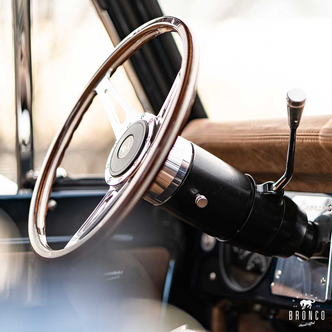 GatewayBronco's tweet photo. This Fuelie Edition™ Gateway Bronco strikes the ideal balance of color, equipment, character and stance.
-
#gatewaybronco #fordbronco #earlybronco #custombronco #dreamcar #luxurycars #classiccars https://t.co/1JL1vnBEMH
