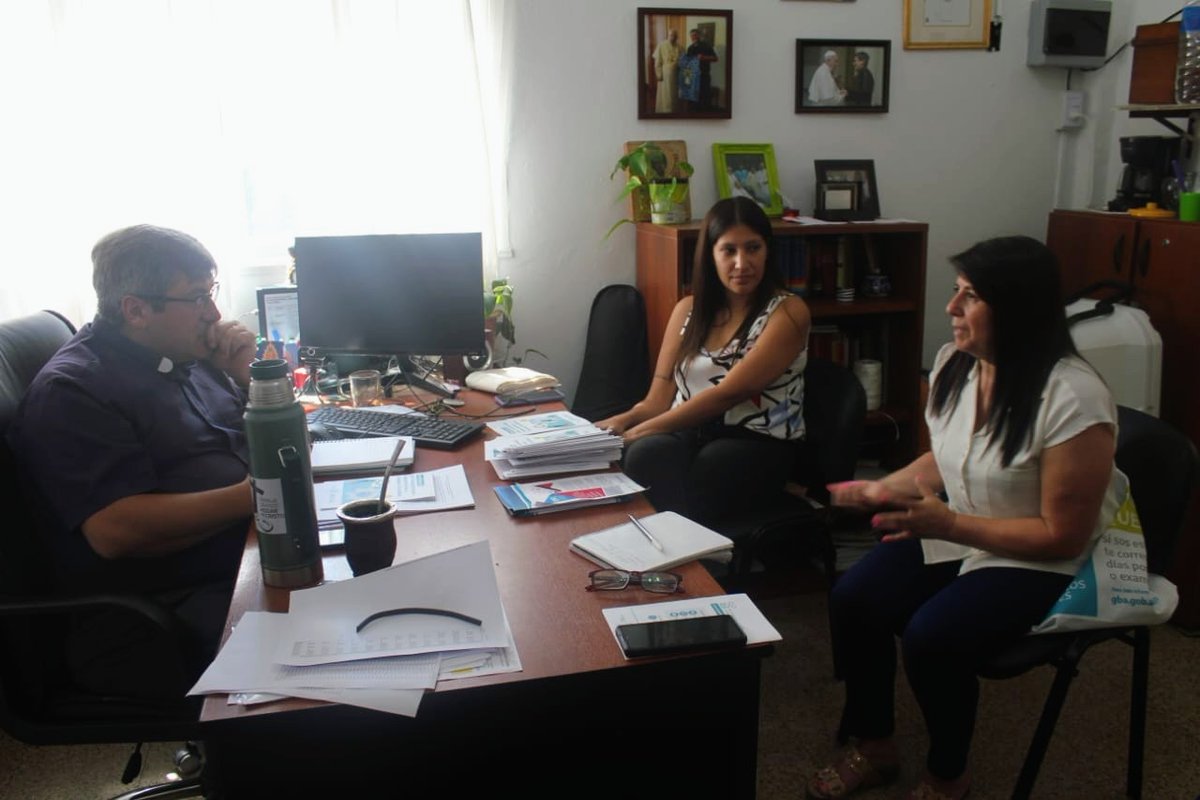 Marigallardook's tweet photo. Junto a la compañera Patricia Paredes de @TrabajoPBA visitamos la capilla "Maria Auxiliadora" ubicada en #MorenoSur
Conversamos con el padre Leo como generar trabajo genuino en las diversas capillas del distrito. Seguimos generando herramientas para nuestros pibxs
@waltercorreaok https://t.co/pNKLYBTFqw