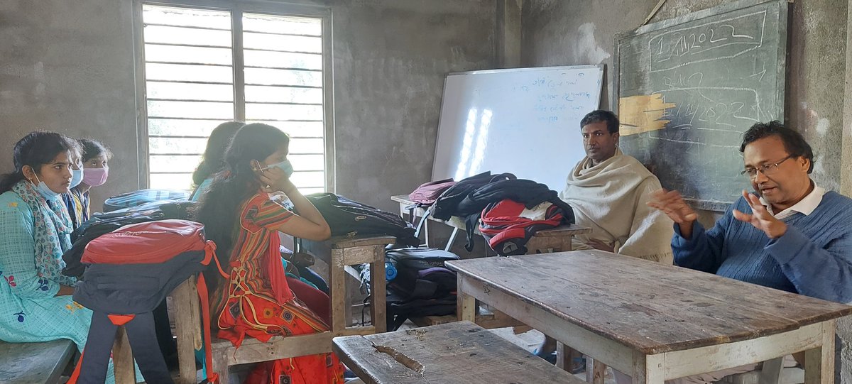 MoynaNss's tweet photo. Special Winter Camp by NSS Unit - I, II & III on 27.12.2022 (Day-5)(continuing)
#speciallecture
#stopplasticuse
#QuitTobacco
@ianuragthakur
@NisithPramanik
@pankajsinghips
@YASMinistry
@_NSSIndia
@rdnss_kolkata
@VidyasagarNSS
@dblab_endophyte https://t.co/0Yb9VX6Hw6