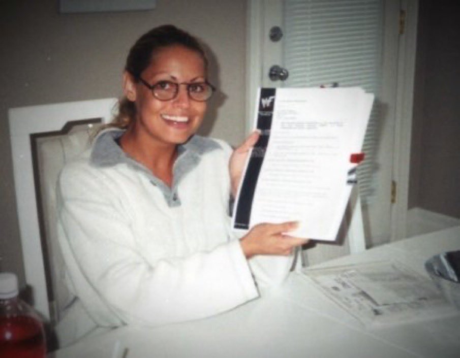 RT @AttitudeEraPod: Trish stratus signing her first contract with the WWE https://t.co/y0SHiQYCPm