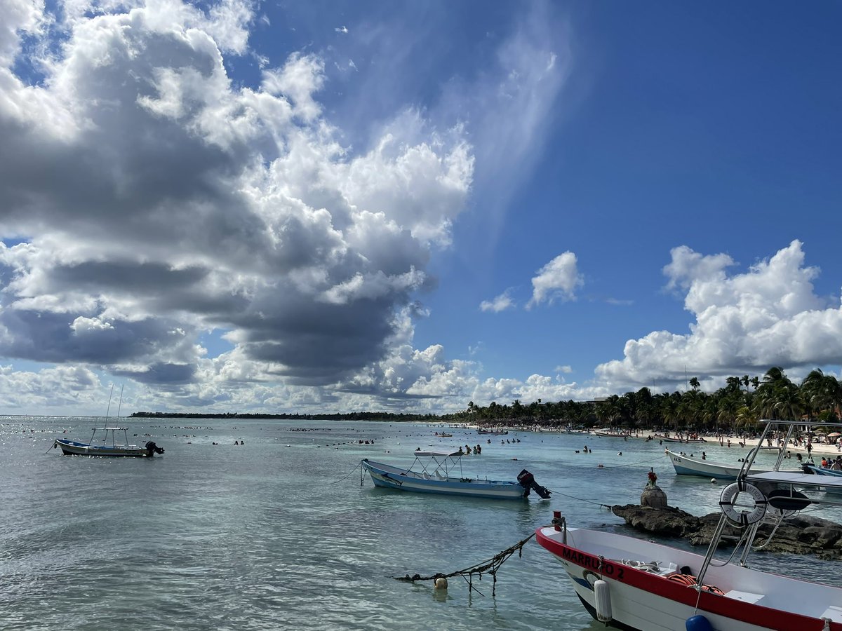 The sun is back to #Akumal! 😎🇲🇽🌞