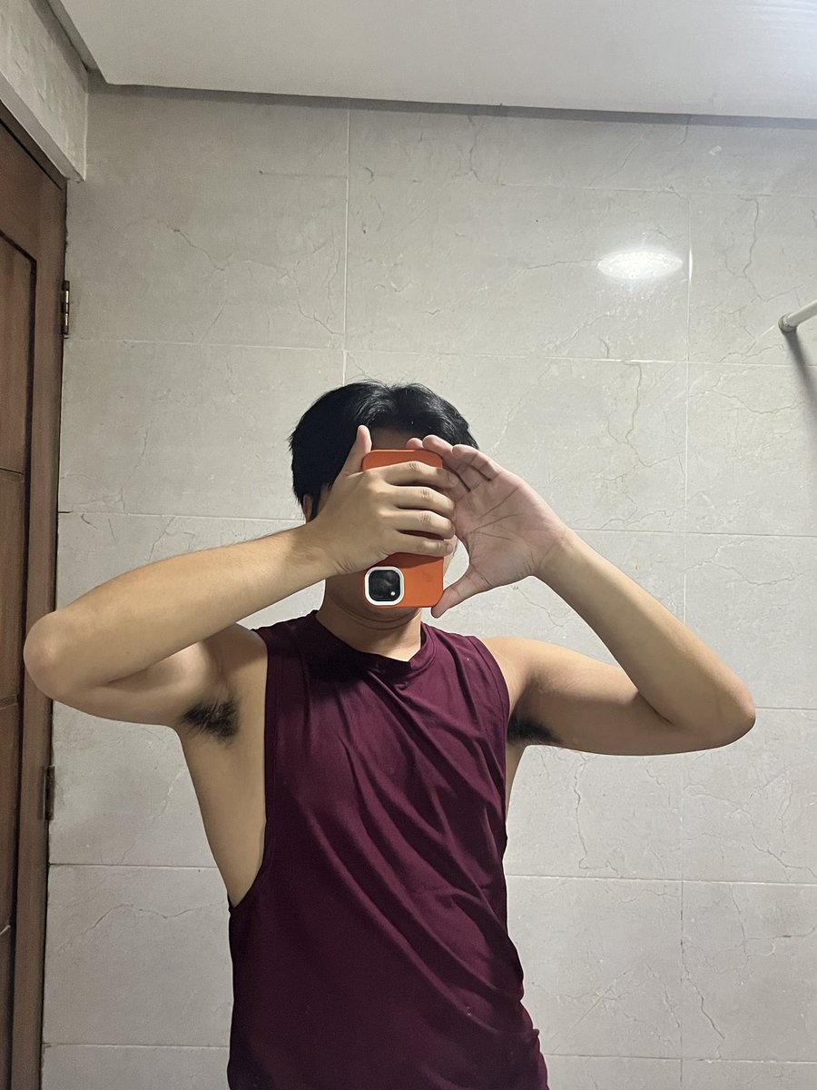 Ajuege's tweet photo. Realized how bushy my pits really are https://t.co/p00ANhIh8s
