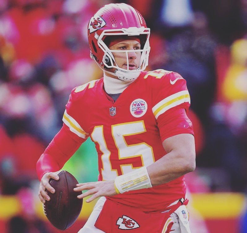 ftbllanalytics's tweet photo. Hey! Die Feiertage sind nun vorbei und ich habe wieder einen neuen Beitrag für euch. Diesmal gibt es einen frühen Take zu den NFL Honors, die demnächst wieder anstehen. Wer wird eurer Meinung nach der neue Most Valuable Player? #ranNFL #ranNFLsuechtig #NFLHonors #Mahomes #MVP https://t.co/LsrwlkGNJo