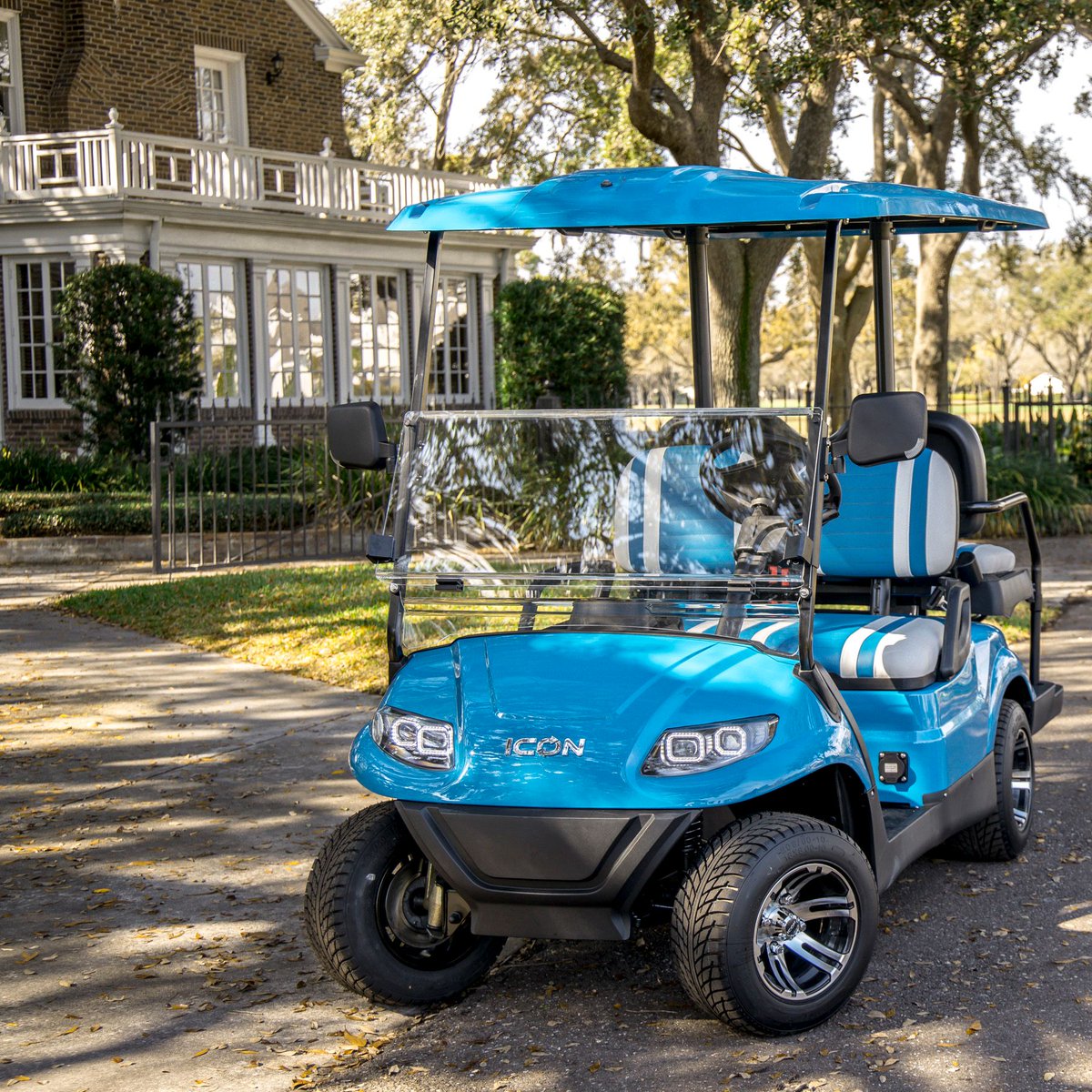 _IconEV's tweet photo. Cruisin’ in Caribbean Blue… where will your ICON® adventure take you? 
TAG a friend who needs this golf cart  💙🔌🔋

#IconElectricVehicles #IconEV #LowSpeedVehicles #GolfCarts #GolfCartLife #Caribbean #Blue #IconsDriveIcons https://t.co/rbIIgyopsc
