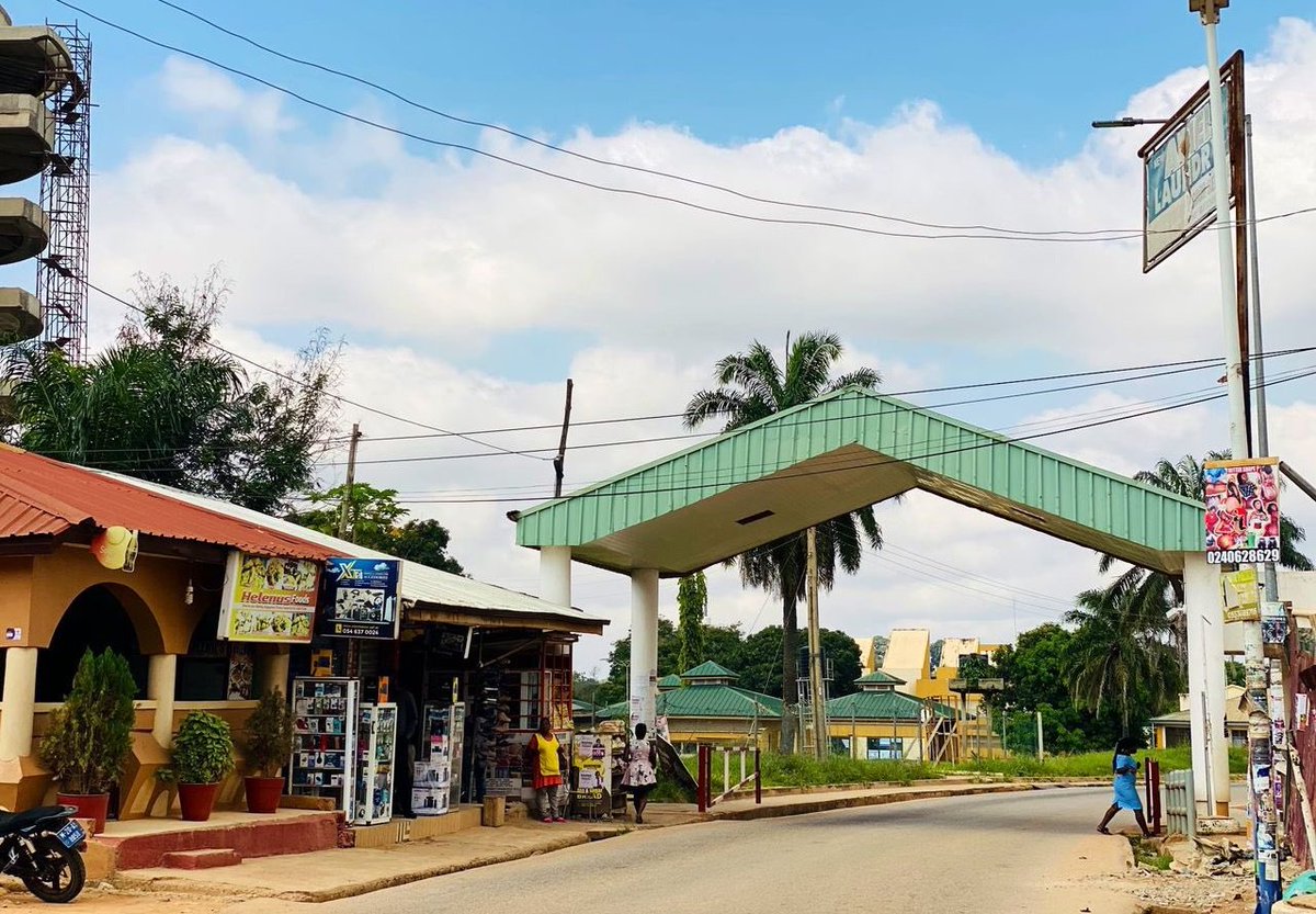 KNUST_Live's tweet photo. Ayeduase gate and Bomso gate.

Which one do you often use?

#KNUSTLive https://t.co/9R322AOhhn