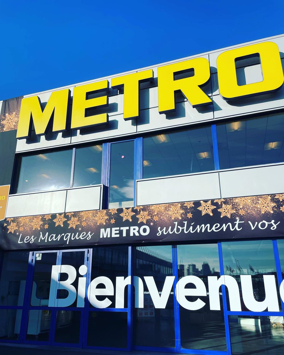 p_eychenie's tweet photo. Les équipes de @METRO_FR mobilisées pour accompagner les restaurants et commerces de proximité dans les fêtes de fin d’année !
De beaux produits à déguster chez nos clients professionnels ! 🦞🦪🍷🍽️ https://t.co/sVF2Oo8ikb