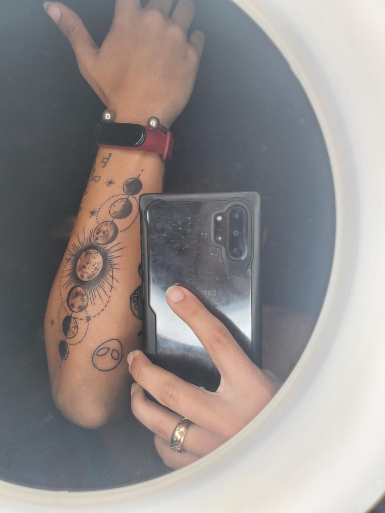 XXX_V_MMIV's tweet photo. @OfficiallMaiky Mi brazo entro es mi favorito hasta ahora 😃 https://t.co/mNUKiwSU0I