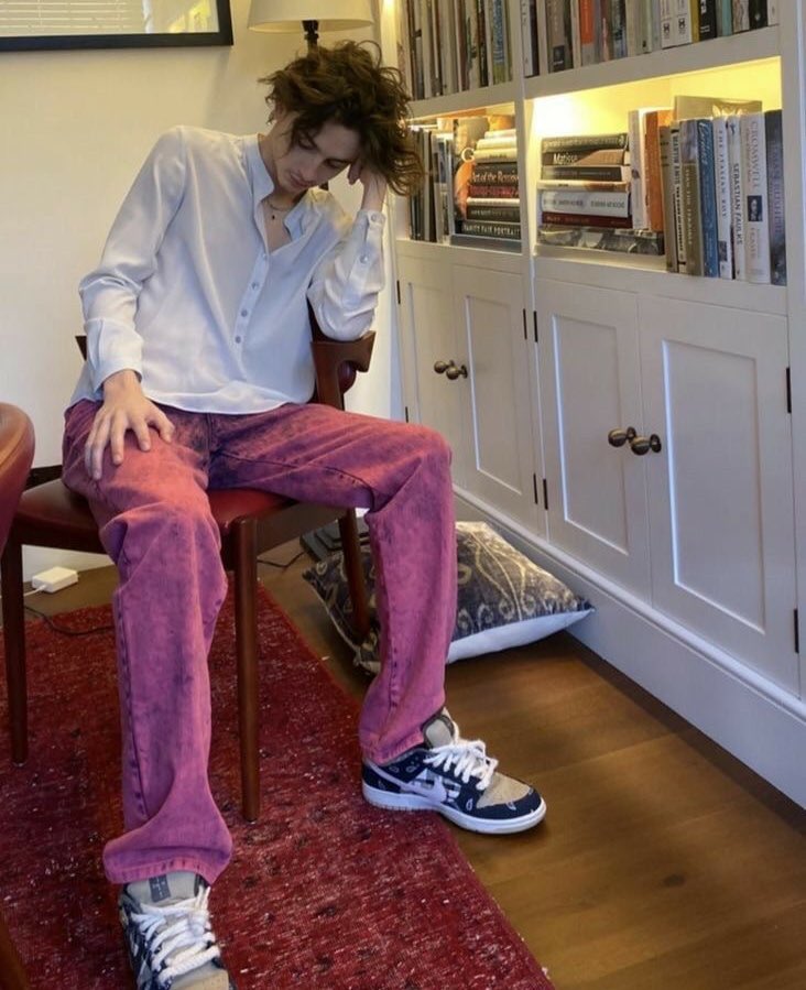 houseofarrakis's tweet photo. this photos of timothee chalamet https://t.co/Oh2En2rYdK