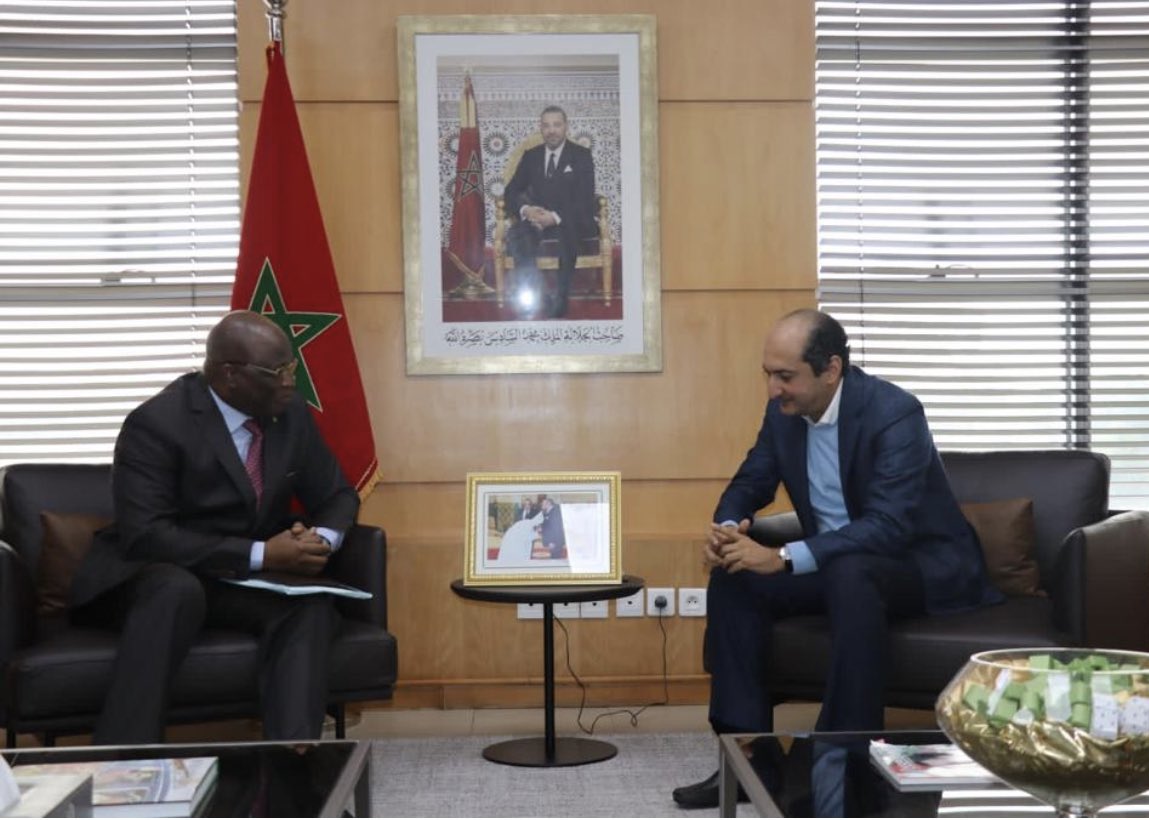 SiMo_Methqal's tweet photo. #Rabat 27decembre2022
#AMCI entretien avec Dr. Sidiki Cissé, Directeur General de #ANADER - Agence Nationale d'Appui au Développement Rural de #Cotedivoire https://t.co/FaOcbBkspj