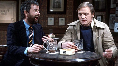 JamesAHogg2's tweet photo. Does anyone know any pubs that serve beer in dimple glasses? I would happily frequent such an establishment. https://t.co/bco3ofVAB0