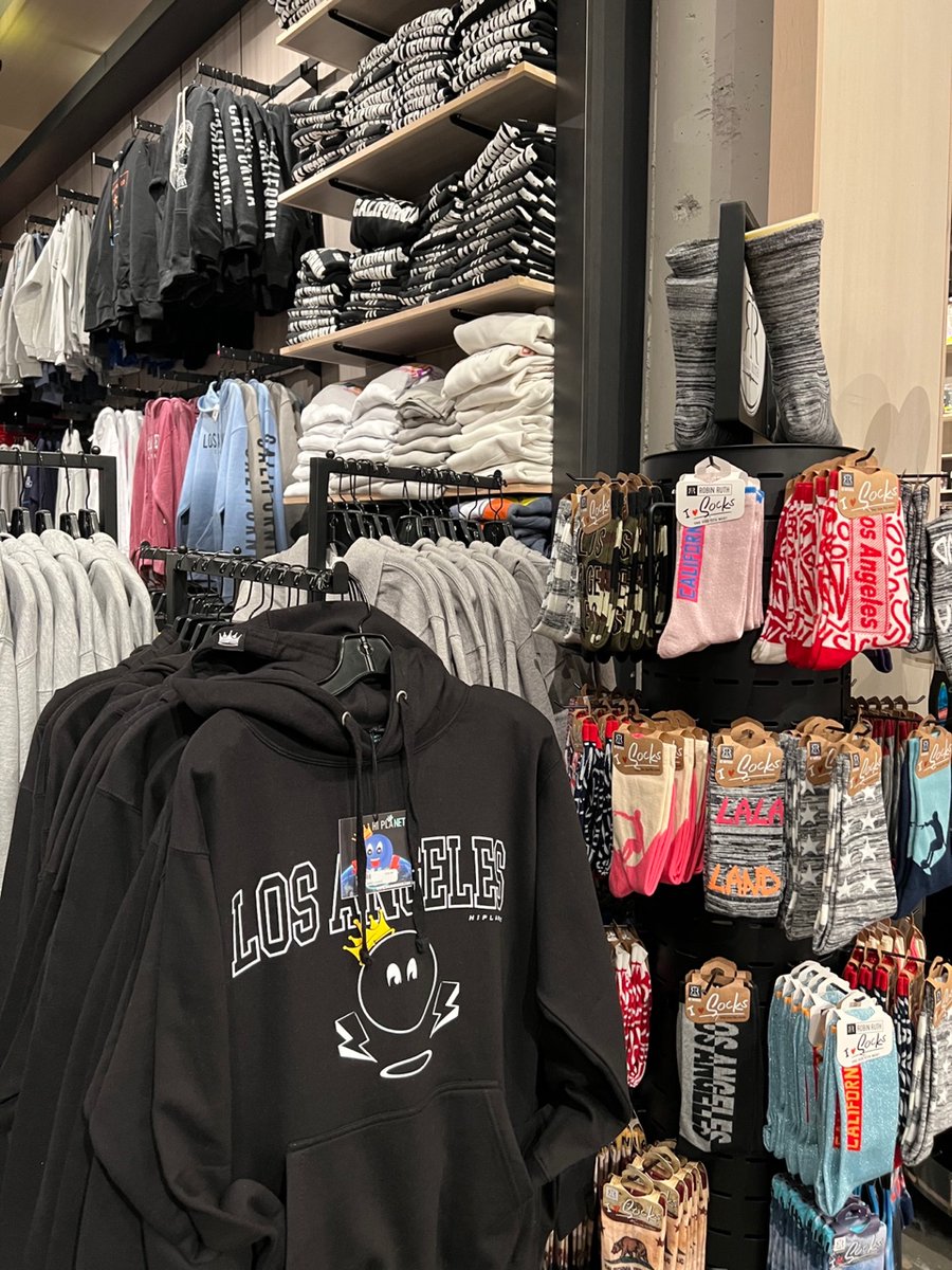 First move into La La land in Hollywood🔥 🔥 

No bullshit with virtual stuff there. We are in real !! Keep an eye on us how we progress in web3🚀

#NFTCommunity #passiveincome #fashion