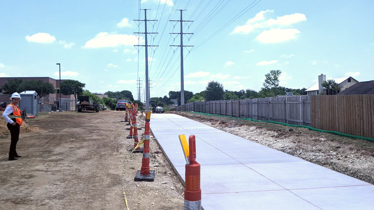Did you know that #ATXPublicWorks has TWELVE active urban trail projects underway right now? 😮 These wide, paved trails are built to link neighborhoods and green spaces across Austin.

Learn more about the Urban Trails Program's goals for 2023 👉 bit.ly/3v6VmFC