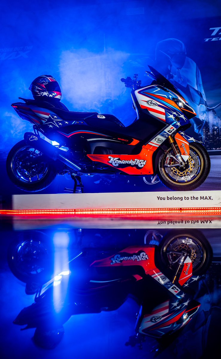ecastromotos's tweet photo. 😎 Nuevo diseño. Más emociones. Así es la nueva TMAX personalizada por #EduardoCastroMotos. #NothingButTheMAX🔥🔝

📸 @MiguelCampano 

#Yamaha #TMAX #YamahaTMAX #SportScooter #TMAXTechMAX #YamahaTMAXTechMAX #Sevilla https://t.co/I4Nt9TAijN