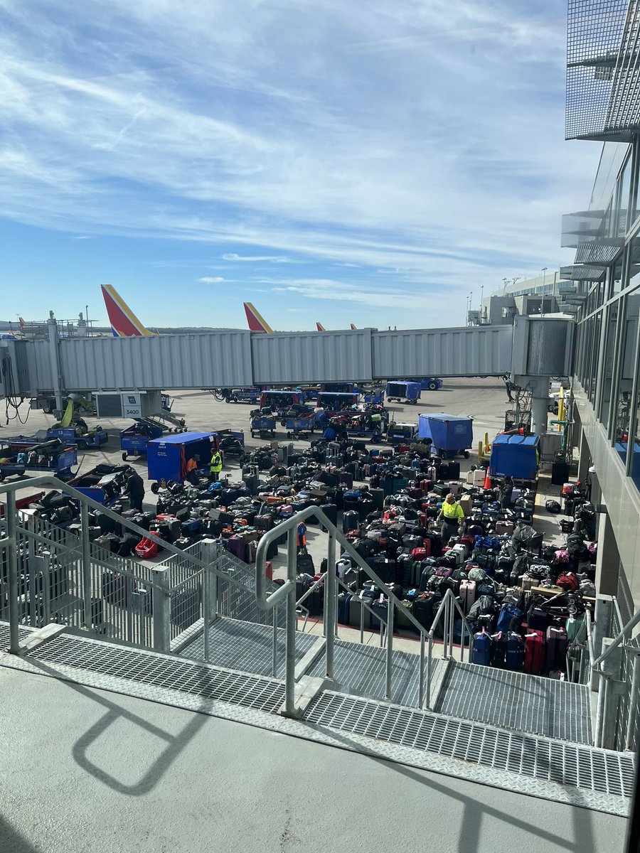 Dylanlwebber's tweet image. Current @SouthwestAir situation at @AUStinAirport