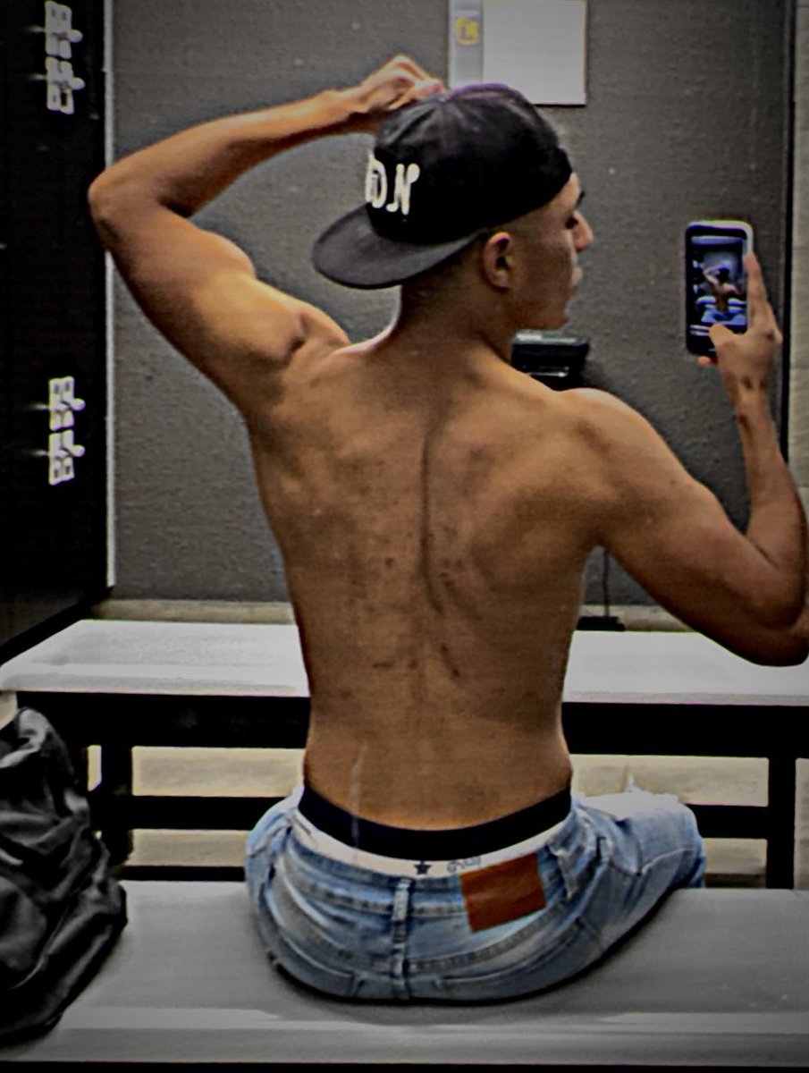 mariomtzcx's tweet photo. La dejaré por acá para ver cuánto se evoluciona el próximo año 🤘🏽🫶🏽
#gym #mirrorselfie #modelfitness #fit #streetworkouts #allblackoutfits #dapperlife #mensootd
#dailysuite #classydapper #wtwt #dapperlydone #malefashion #dapperlife #suituptime #classicchanel #mensstreetwear https://t.co/aIcwyVE8Tx