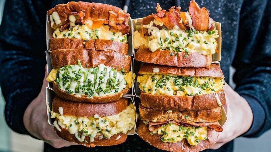 PurpleLineExt's tweet photo. It's lunchtime! Time for EGGTUCK. The "PINNACLE OF EXTRAORDINARY EGG SANDWICH EXPERIENCE" Their sandwiches are all made from scratch with cage-free eggs on a house-made premium brioche bun. Located at: 1049 Gayley Ave, Los Angeles, CA 90024. https://t.co/CdM62ADpmt #EatShopPlay https://t.co/HJUGpru6da
