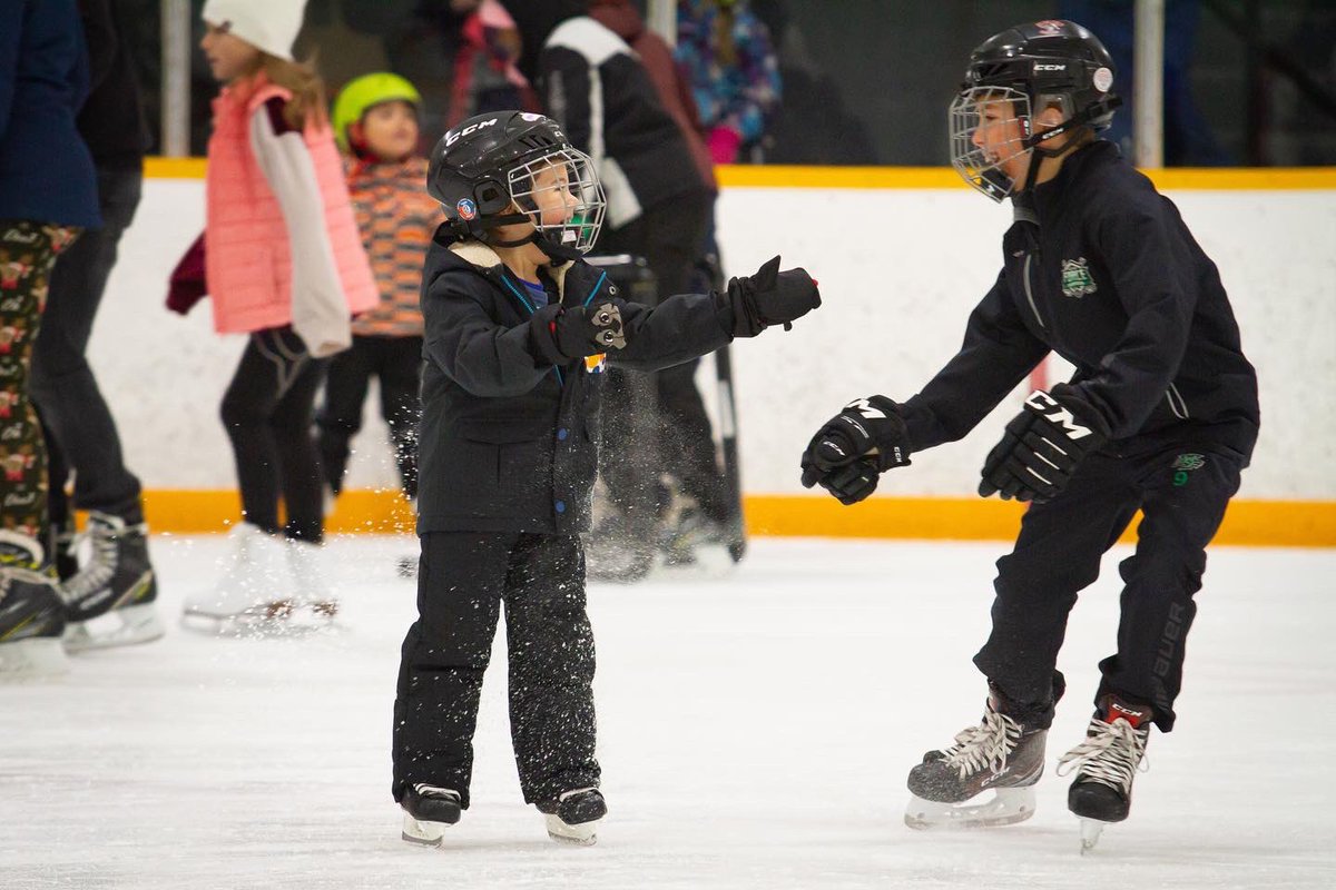 CpfMorden's tweet photo. We hope you had fun skating to French Christmas music at our Bilingual Public Skate sponsored by Canadian Parents for French - Morden Chapter on December 18th! https://t.co/vZHV30Ggi8