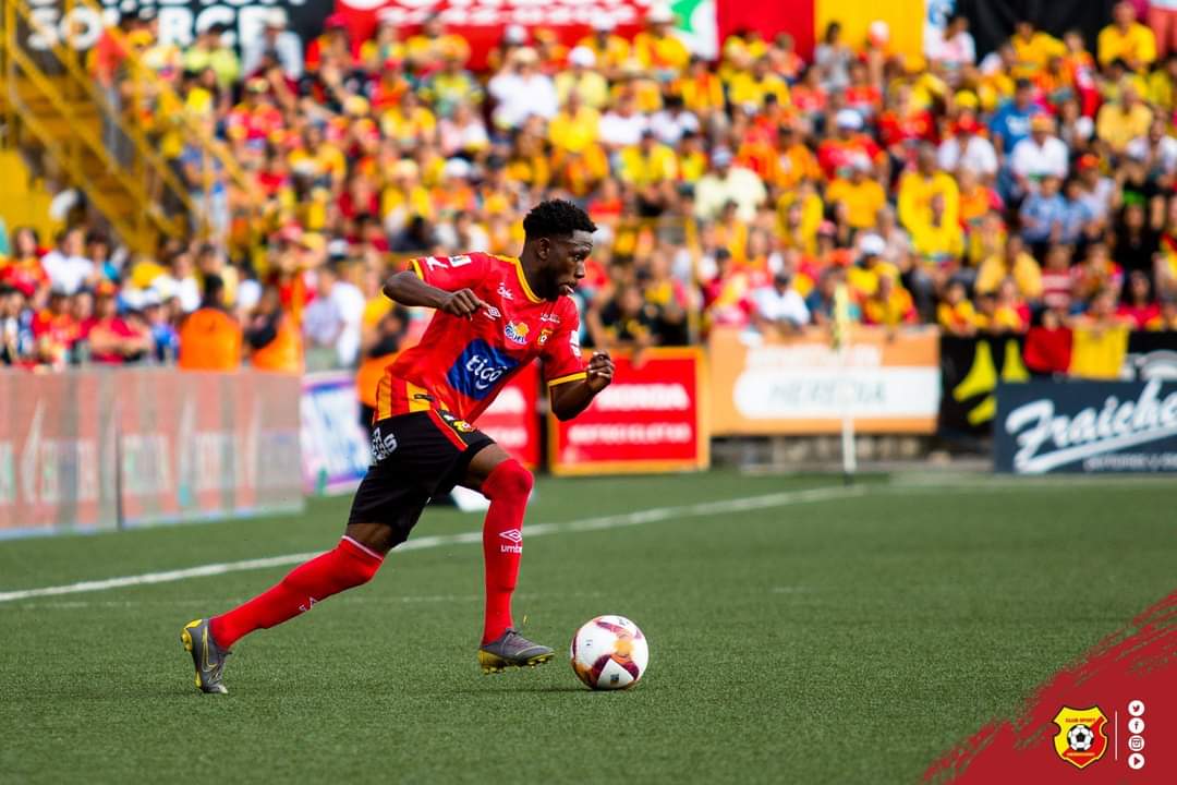 ADNROJIAMARILLO's tweet image. 🚨Información🚨

El jugador Keysher Fuller está muy cerca de convertirse futbolista del cuadro Chicago Fire de la MLS. 🇨🇷🇱🇷

Keysher Fuller dejará al equipo Florense para convertirse en legionario y viajar a los Estados Unidos. 🛫👜

#adnrojiamarillo 
#nuevolegionario