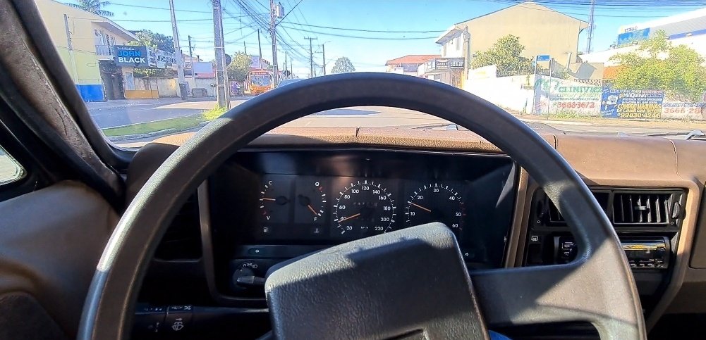 Pagdebmw's tweet photo. O volante   //   O carro https://t.co/nn8g9iSQtS