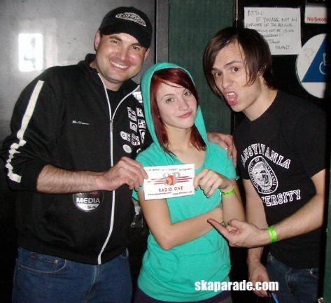 skaparade1's tweet photo. 🎉 SKAppy Birthday to Hayley of @paramore ! Much Cheers! 🏁🎂💖

Pic: The day when Tazy Phyllipz met &amp; interviewed Paramore [w/ 17 yr old - Hayley Williams &amp; 18 yr old - Josh Farro] @ KeyClub Sunset, Hollywood, CA - 4/20/06 

#paramore #hayleywilliams #joshfarro https://t.co/10sJxUvau6